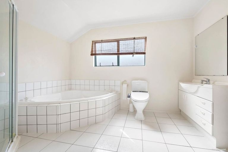 Photo of property in 53c Northboro Road, Belmont, Auckland, 0622