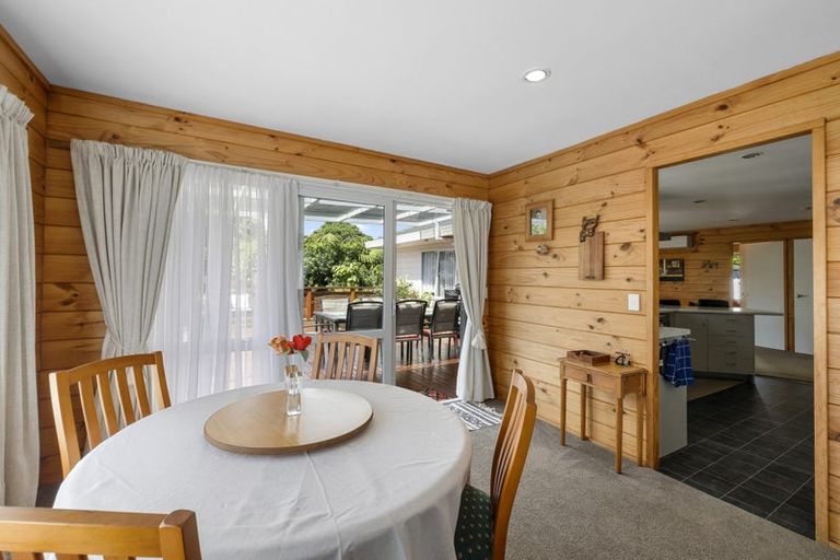 Photo of property in 12 Frank Frethey Place, Highlands Park, New Plymouth, 4312
