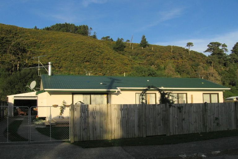 Photo of property in 34 Eldon Grove, Taita, Lower Hutt, 5019