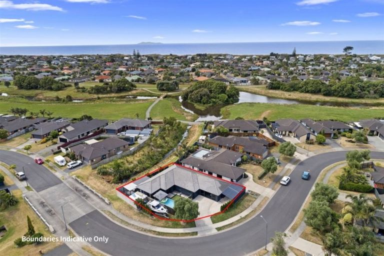 Photo of property in 18 Carrington Drive, Papamoa Beach, Papamoa, 3118
