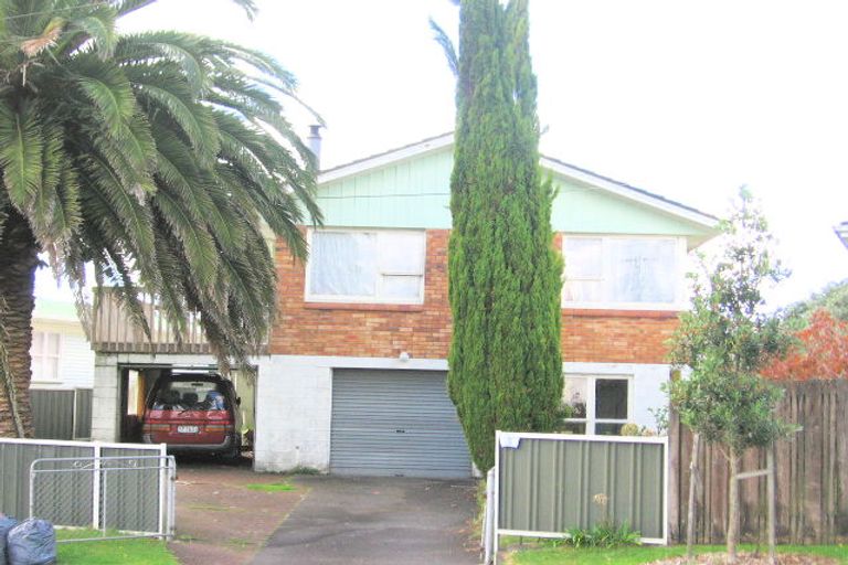 Photo of property in 3 Robert Burke Place, Henderson, Auckland, 0612