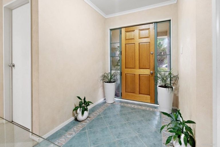 Photo of property in 70 Armoy Drive, East Tamaki, Auckland, 2016