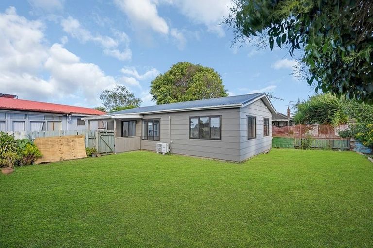 Photo of property in 2/26 Gray Avenue, Mangere East, Auckland, 2024
