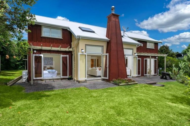 Photo of property in 10a Shiloh Way, Greenhithe, Auckland, 0632