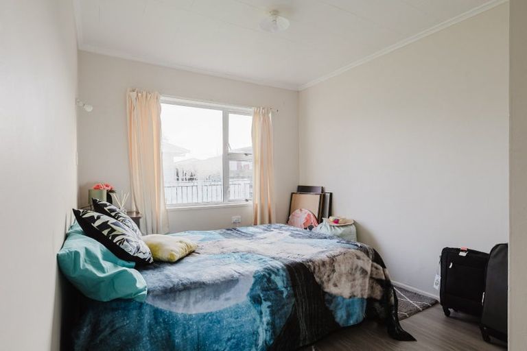 Photo of property in 3 Seddon Street, Takaro, Palmerston North, 4412