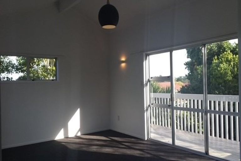 Photo of property in 27 Park Hill Road, Birkenhead, Auckland, 0626
