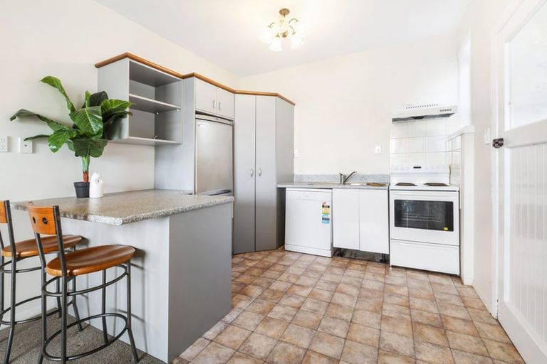 Photo of property in 65 Mantell Street, Seatoun, Wellington, 6022