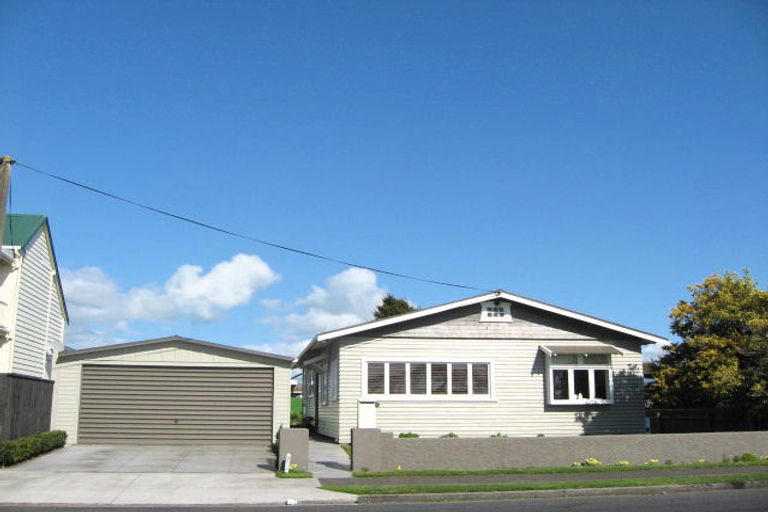 Photo of property in 77 Wallace Place, Westown, New Plymouth, 4310