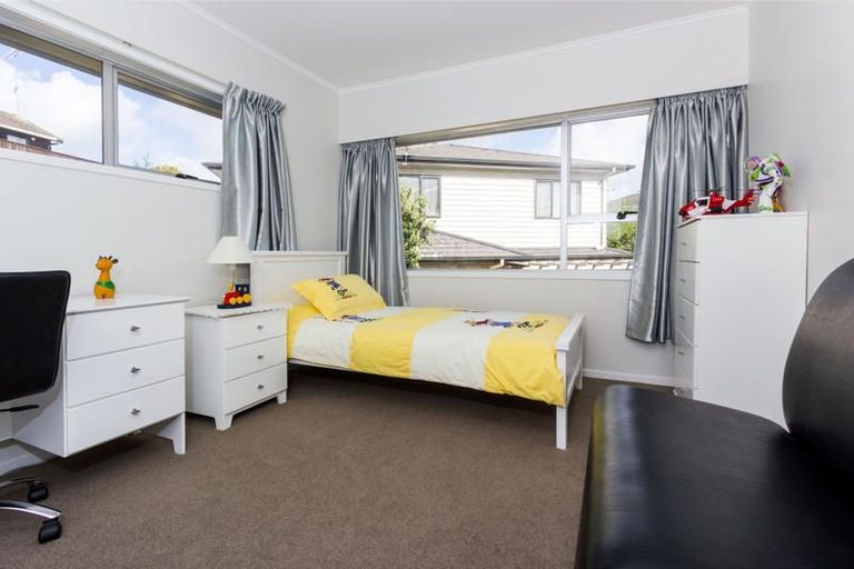 Photo of property in 36 Cron Avenue, Te Atatu South, Auckland, 0610