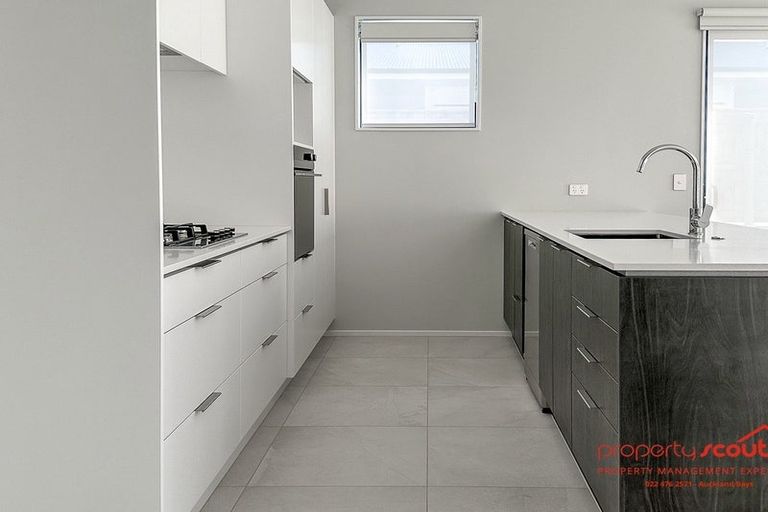 Photo of property in 29 Cambie Avenue, Red Beach, 0932