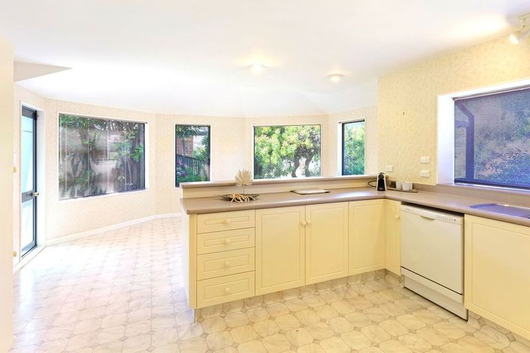 Photo of property in 50 Awanui Drive, Waikanae, 5036