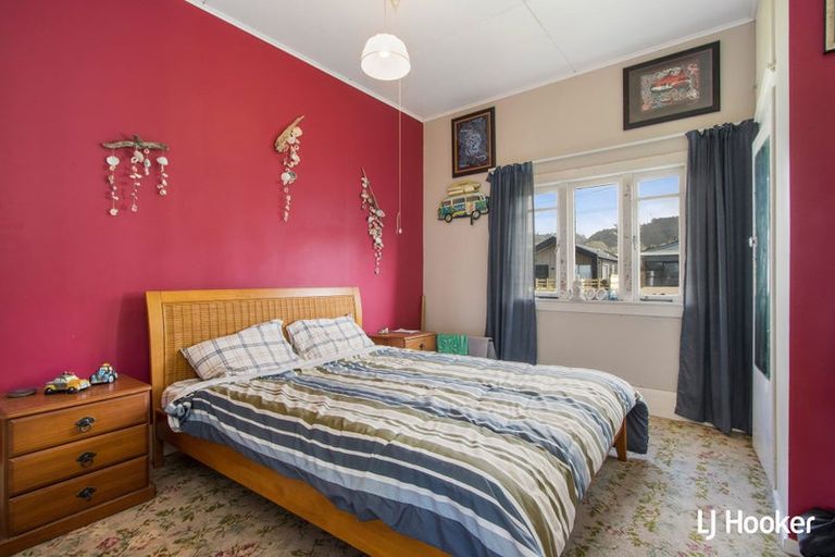 Photo of property in 32 Beach Road, Waihi Beach, 3611