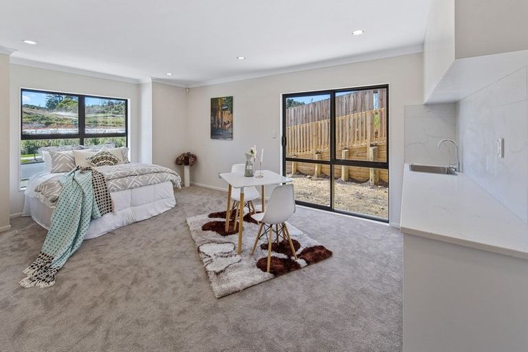 Photo of property in 28 Celestial Crescent, Orewa, 0931