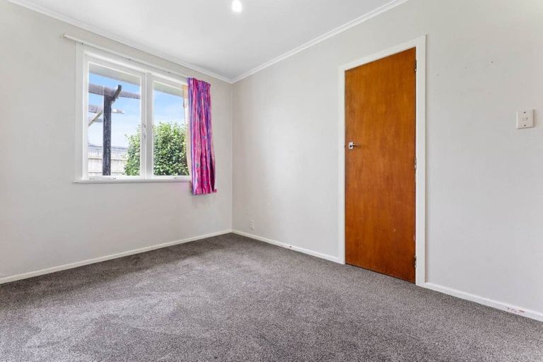 Photo of property in 536 Glenfield Road, Glenfield, Auckland, 0629
