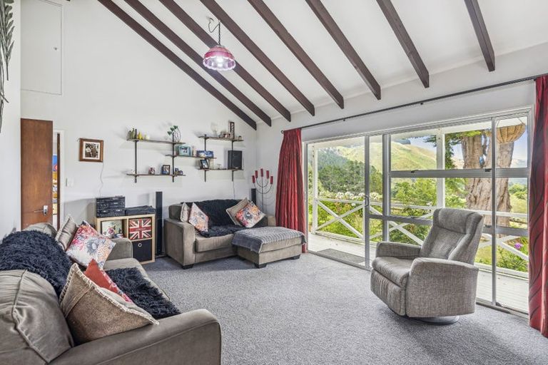 Photo of property in 33 Ratadale Road, Reikorangi, Waikanae, 5391