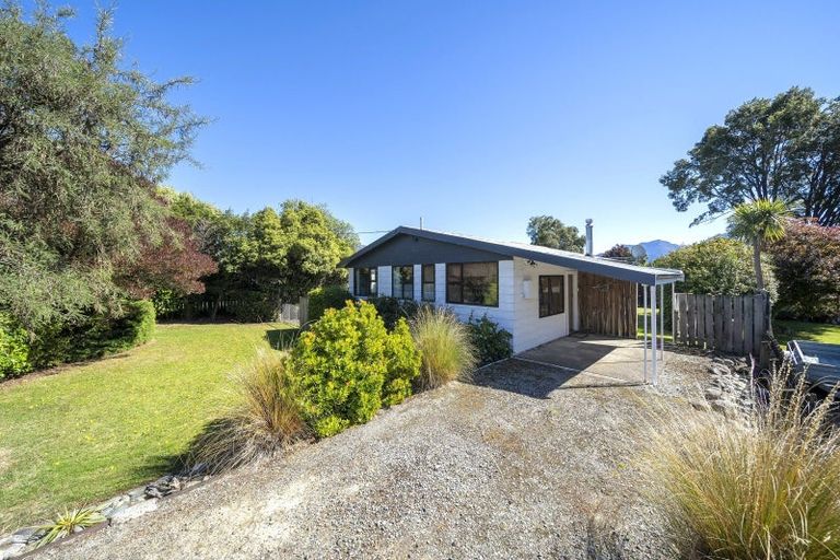 Photo of property in 221 Milford Road, Te Anau, 9600