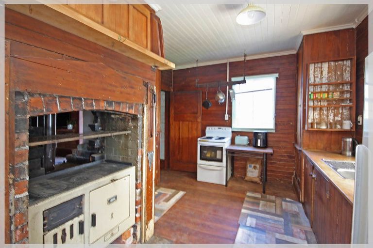Photo of property in 11 Anga Street, Tangimoana, 4822