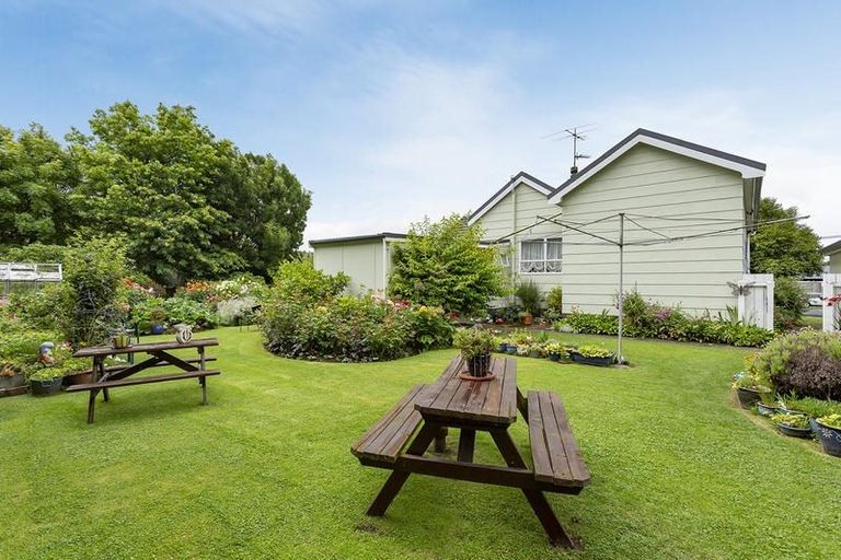 Photo of property in 8 Railway Lane, Outram, 9019