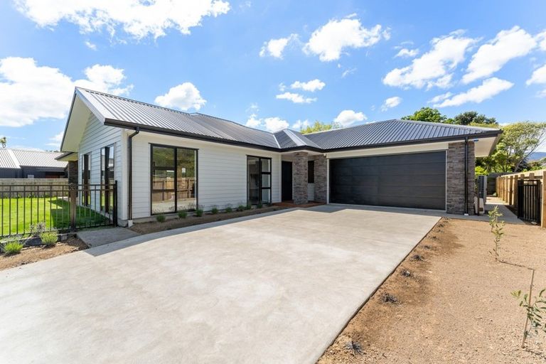 Photo of property in 21 Tararua Crescent, Otaki, 5512