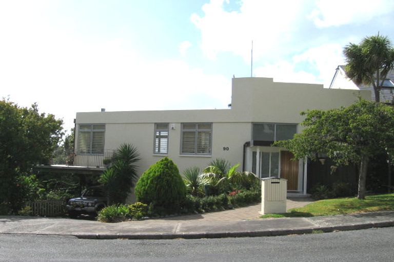 Photo of property in 90 Parr Terrace, Castor Bay, Auckland, 0620