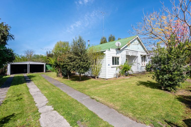 Photo of property in 60 Cliff Road, Te Karaka, 4022
