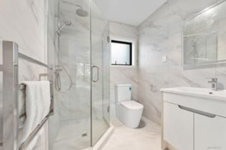 Photo of property in 9/1 Kaponga Crescent, New Lynn, Auckland, 0600