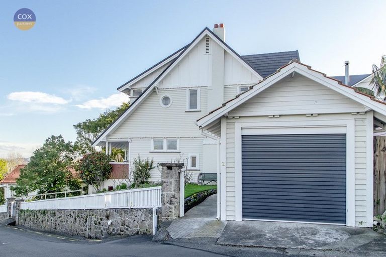 Photo of property in 2 Gladstone Road, Bluff Hill, Napier, 4110