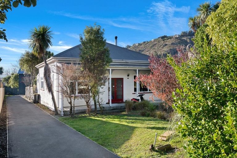 Photo of property in 1/22 Martindales Road, Heathcote Valley, Christchurch, 8022