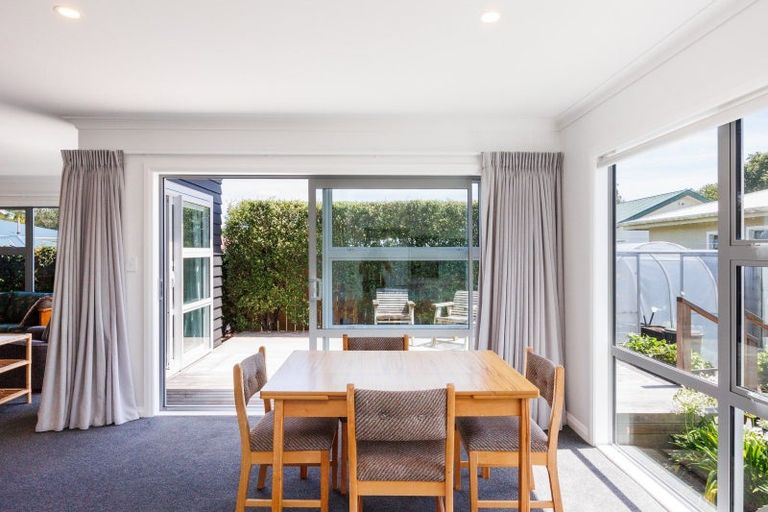 Photo of property in 2b Alton Place, Hokowhitu, Palmerston North, 4410