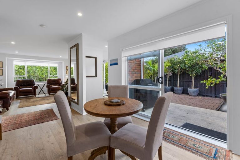 Photo of property in 1/15 Milford Road, Milford, Auckland, 0620