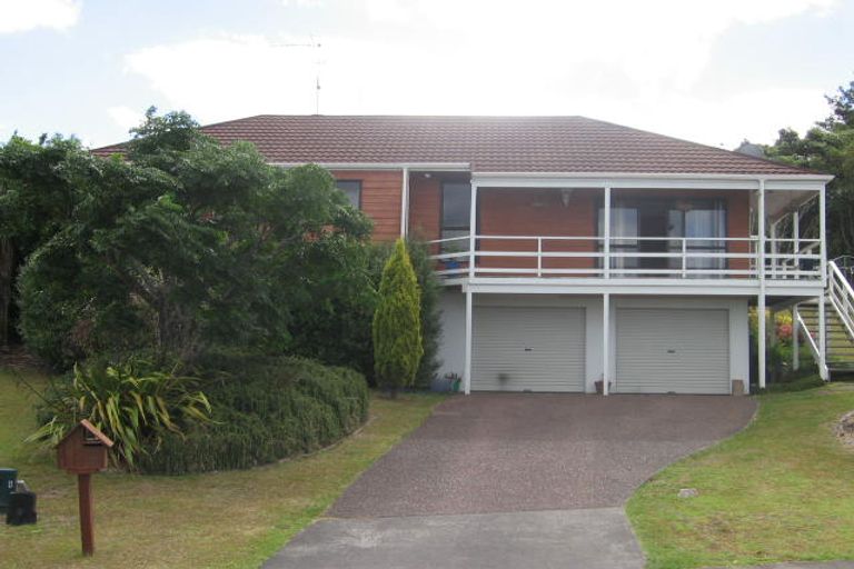 Photo of property in 4 Remus Place, Totara Vale, Auckland, 0629