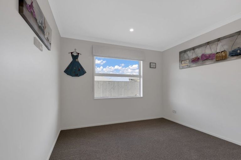 Photo of property in 12 Lewis Close, Rangiora, 7400