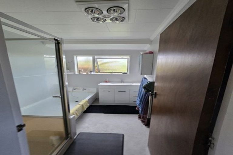 Photo of property in 70b Eatwell Avenue, Paraparaumu Beach, Paraparaumu, 5032