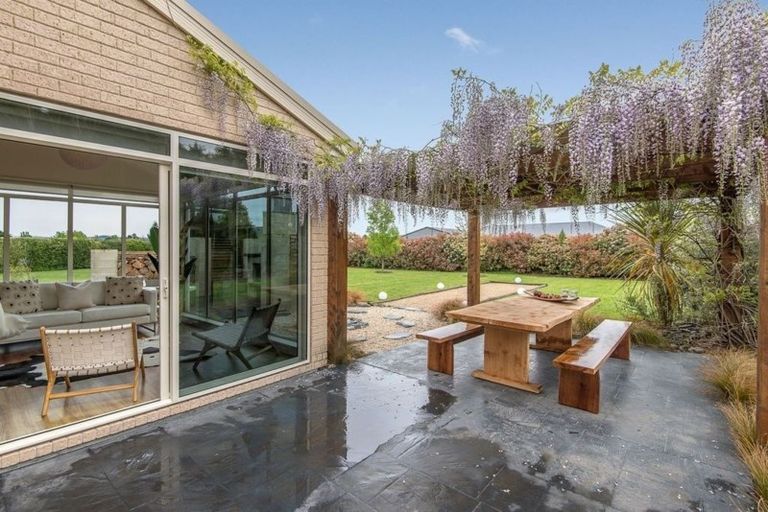 Photo of property in 21 Teviotview Place, Amberley, 7410