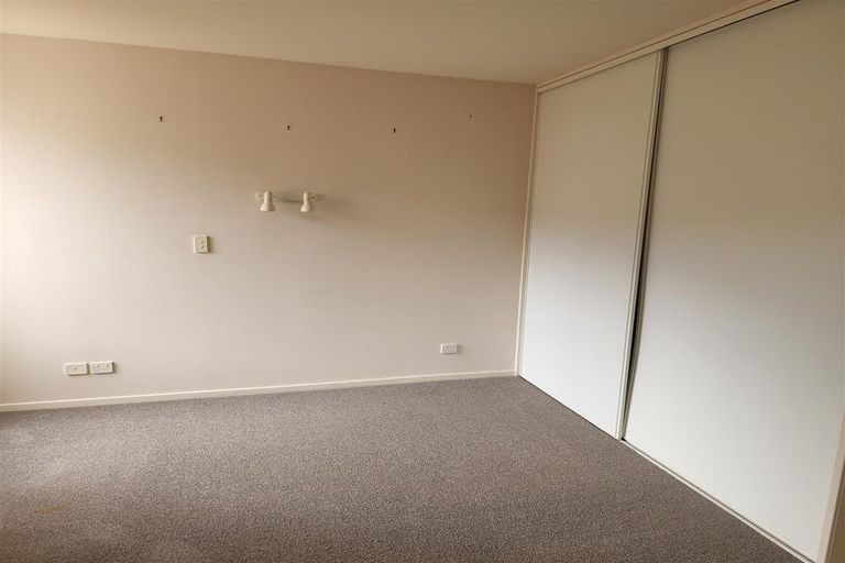 Photo of property in 9/169 Sturges Road, Henderson, Auckland, 0612