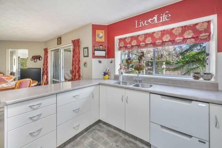 Photo of property in 36 Hyatt Grove, Greenmeadows, Napier, 4112