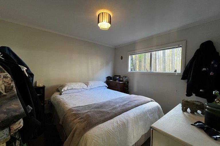 Photo of property in 21 Meadowood Drive, Unsworth Heights, Auckland, 0632