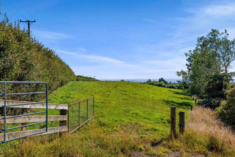 Photo of property in 2175 Egmont Road, Kaimiro, 4386