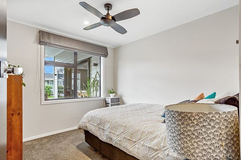 Photo of property in 8 Bosun Place, Te Atatu Peninsula, Auckland, 0610