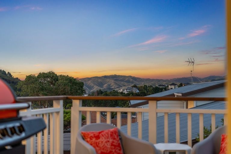 Photo of property in 7 James Cook Drive, Whitby, Porirua, 5024