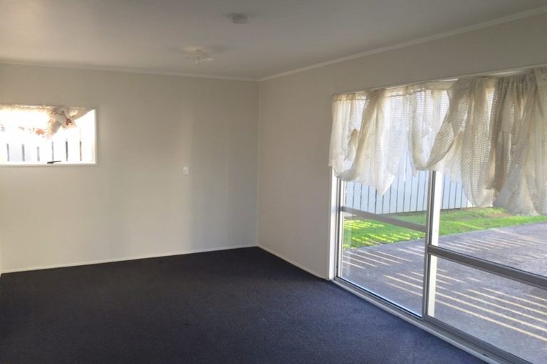 Photo of property in 84 Maplesden Drive, Clendon Park, Auckland, 2103