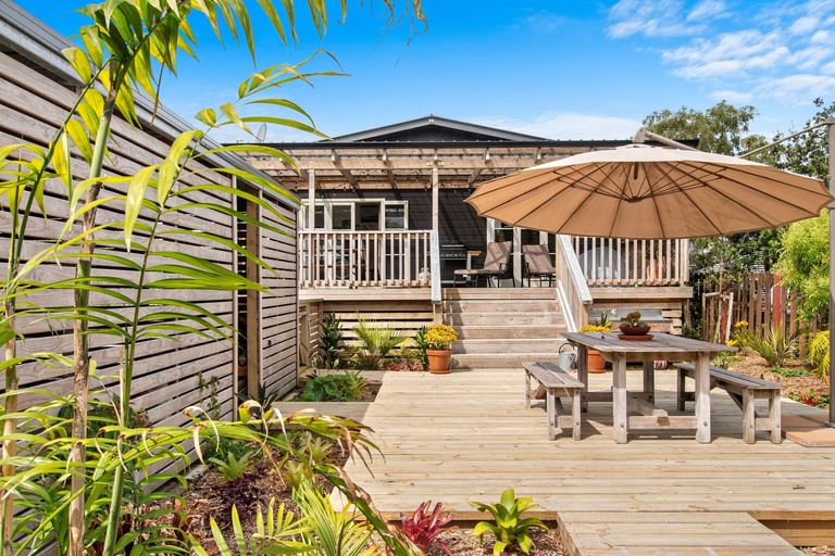 Photo of property in 44 Hillview Road, Waihi Beach, 3611