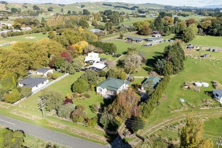 Photo of property in 49 Halls Road, Pahiatua, 4910