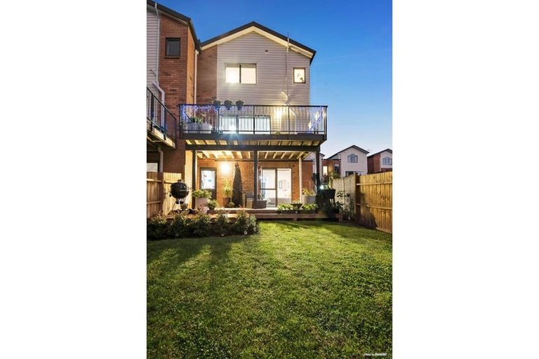 Photo of property in St Claire Village, 70/172 Mcleod Road, Te Atatu South, Auckland, 0610