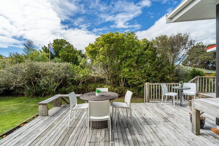 Photo of property in 42a Old Lake Road, Narrow Neck, Auckland, 0624