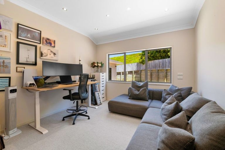 Photo of property in 64 Balboa Drive, Matakatia, Whangaparaoa, 0930