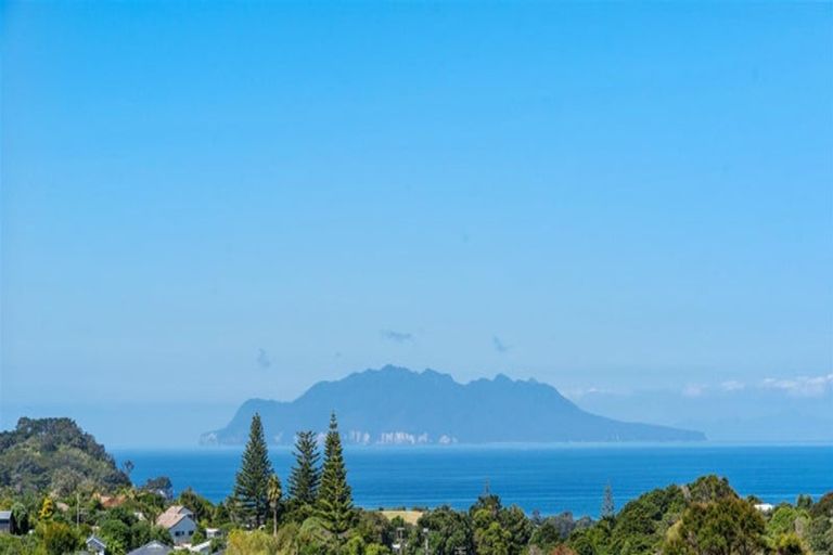 Photo of property in 62 Hauraki Road, Leigh, 0985