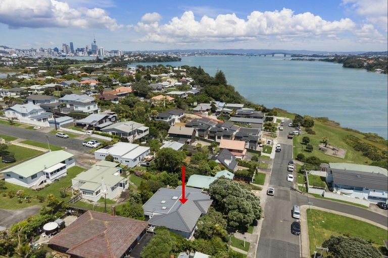 Photo of property in 35 Kawerau Avenue, Devonport, Auckland, 0624