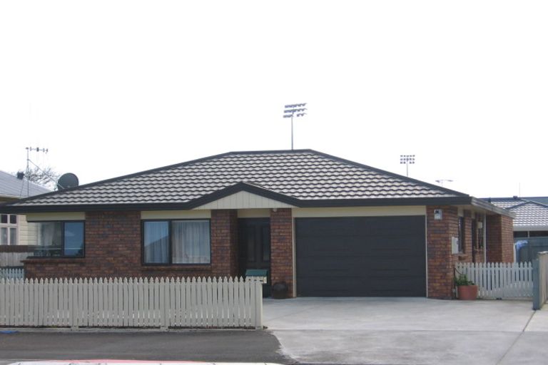 Photo of property in 42a Durham Street, Levin, 5510