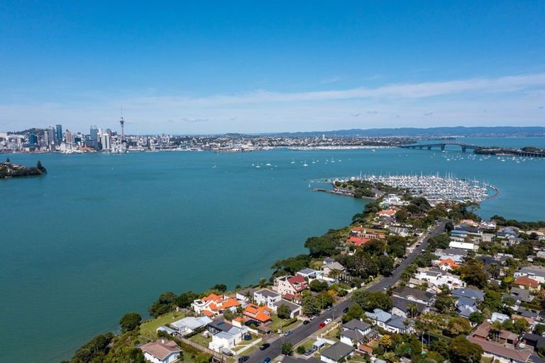 Photo of property in 31 Norwood Road, Bayswater, Auckland, 0622